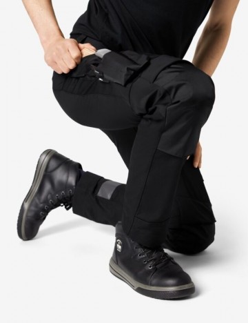 Cc57185c a36d 4d28 9069 07e460ec1753 640x832