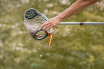 Notenraper   vruchtenraper solide met klik open luik en telescoopsteel 39   110 cm 2
