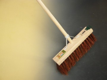 Stadsbezem Vero 41B met Tauari steel 160 x 2,8 cm